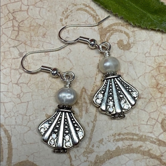 Art Deco FW pearl & silver rhinestone shell NF ear - Picture 4 of 5